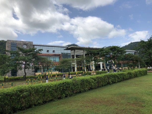 universal-business-school-ai-university-mumbai-big-1