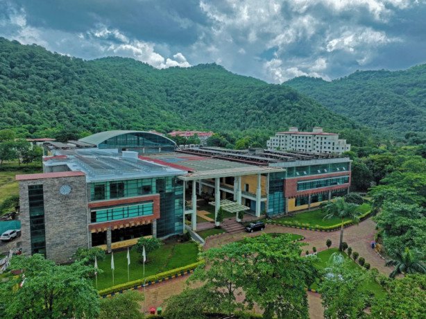 universal-business-school-ai-university-mumbai-big-3
