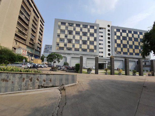 amity-ahmedabad-big-2