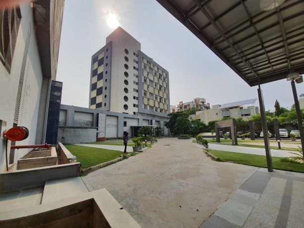 amity-ahmedabad-big-3