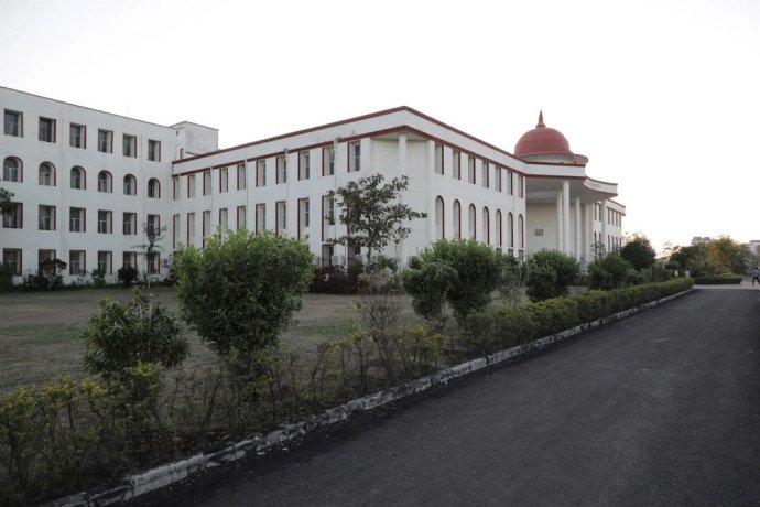oriental-university-big-0