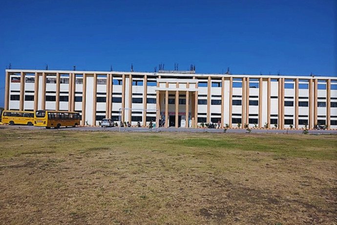 indore-intenational-college-big-2