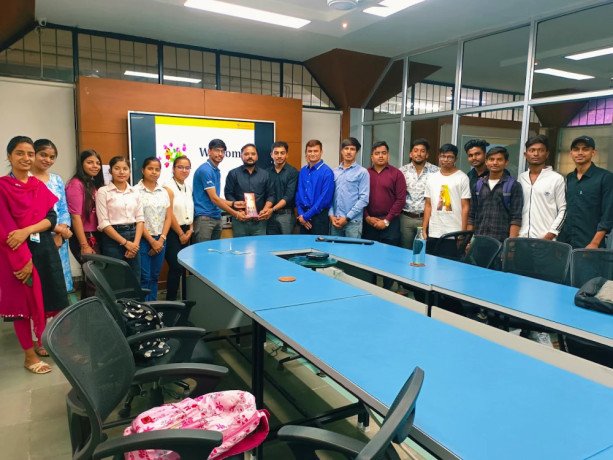 vishisht-school-of-management-big-1