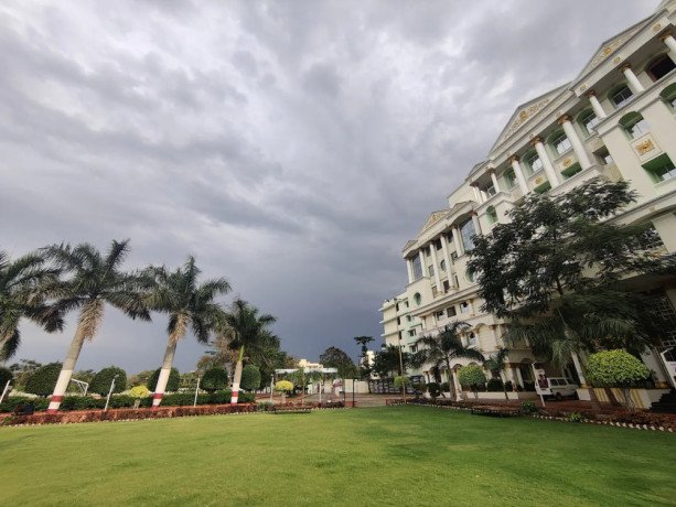 indore-institute-of-law-big-3
