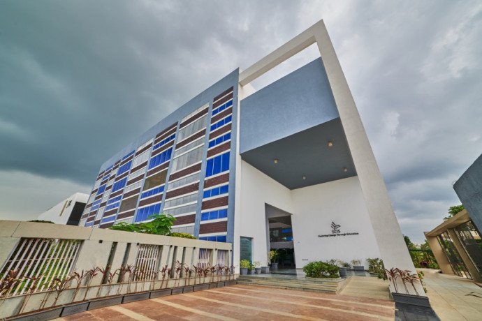 shanti-business-school-big-0